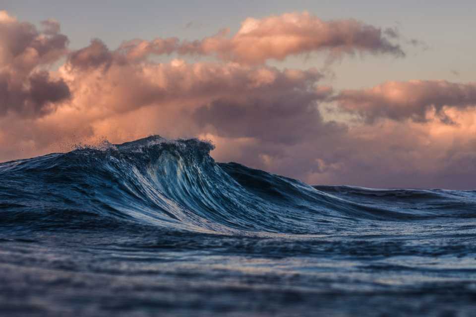 cool ocean wave pic